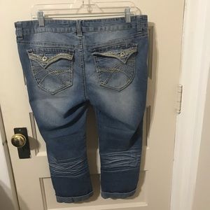 Rue 21 size 11/12 capris with lots of stretch